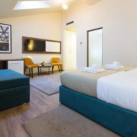 Marquise Garni Hotel 4*