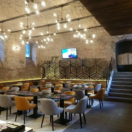 Marquise Garni Szálloda 4*