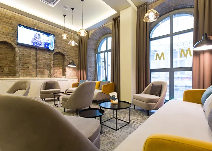 Marquise Garni Hotel 4*